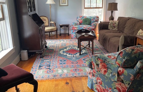 Skaneateles Otro | Charming, spacious farmhouse close to village, lake and wedding venues