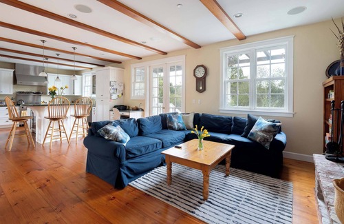 Ladera Casa | Charming, Spacious, Furnished Rental With Large & Verdant Grounds