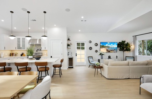 Westminster Casa | Charming Spacious House W/ Hot Tub
