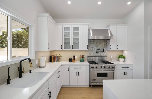 Westminster Casa | Charming Spacious House W/ Hot Tub