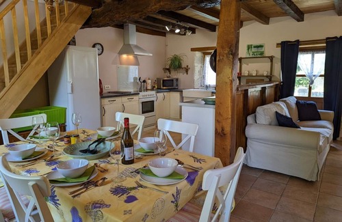 Massignac Cabaña | Amplia Casa Rural con Jardín, Internet, y Comodidades Modernas en Massignac, Cerca de Actividades