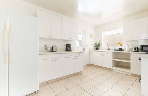 South San Gabriel Casa | Charming Spacious Home - Modern Comforts Prime Location