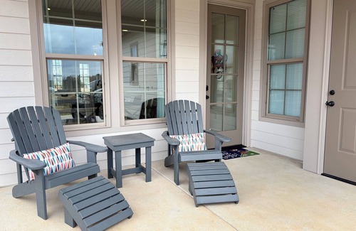 Auburn - Opelika Casa | Charming & Spacious Townhome on North College Street in Auburn