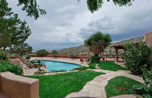 Placitas Casa | Charming Spanish Guesthouse In Placitas