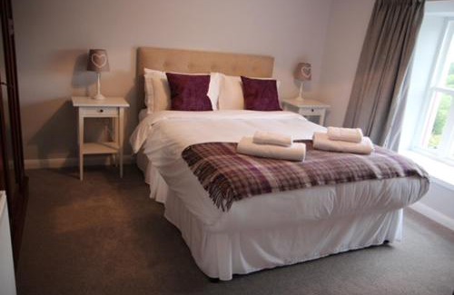 St Davids Casa | Charming St Davids Cottage with Cathedral Views