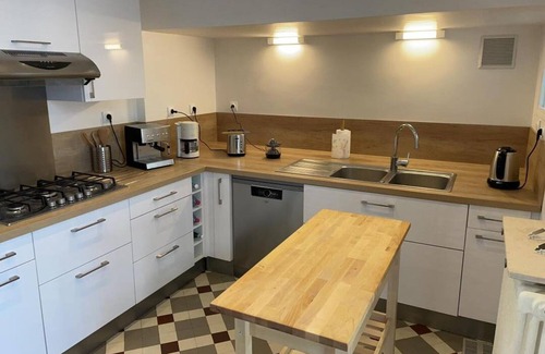 Carrieres-sur-Seine Cabaña | Casa de piedra con jardín, cerca de París y Versalles