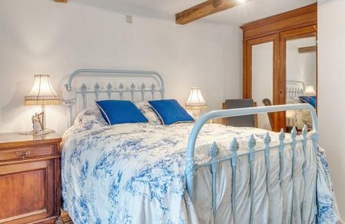 Le Mesnil Casa | Charming Stay in Viroinval, cleaning included