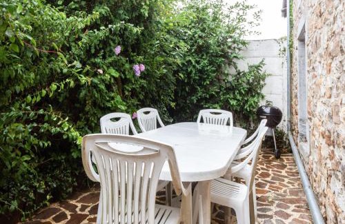 Le Mesnil Casa | Charming Stay in Viroinval, cleaning included