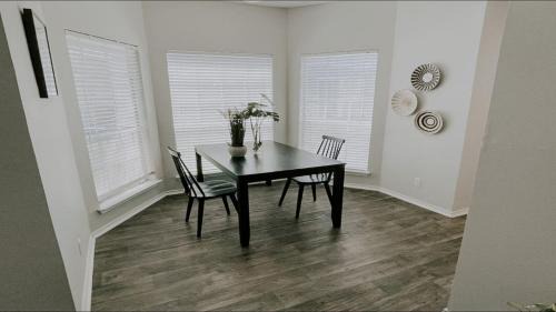South Side Apartamento | Charming Stay with Pool and Dedicated Workspace