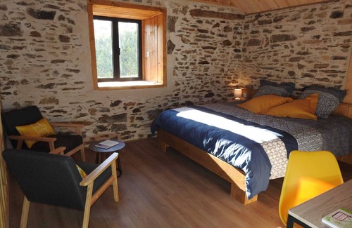 Savignac-Ledrier Cama Y Desayuno | Charming stone bedroom, nature & calm Les Secrets de la Nature estate