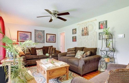 Stone Mountain Cabaña | Charming Stone Mountain Retreat Near Nature Trails