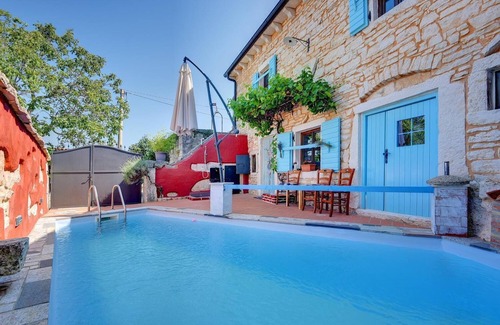 Rezanci Casa | Encantadora villa de piedra con piscina privada