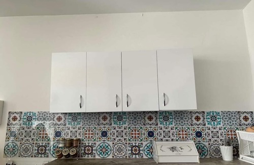 Kheredine Apartamento | Charming studio 1 minute from the beach