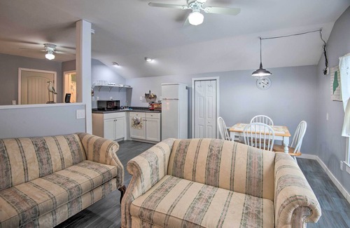 Wells Apartamento | Charming Studio < 10 Miles to Wells' Beaches!