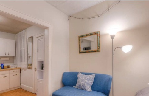 Beacon Apartamento | Charming Studio | Above Main Street | Free Parking