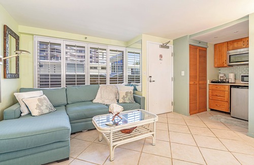 Diamond Head - Kapahulu - St. Louis Apartamento | Charming Studio Apartment with WiFi, AC in beautiful Diamond Head Beach Park!