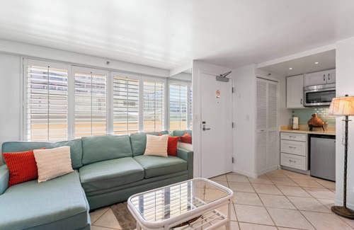 Diamond Head - Kapahulu - St. Louis Apartamento | Charming Studio Apartment with WiFi, AC in beautiful Diamond Head Beach Park!
