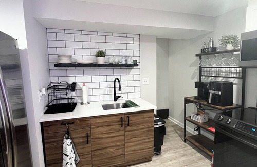 Lawrenceville Apartamento | Charming studio in lovely Lawrenceville,Separate Entrance