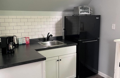 Beechmont Apartamento | Charming studio in amazing Louisville with WiFi, AC