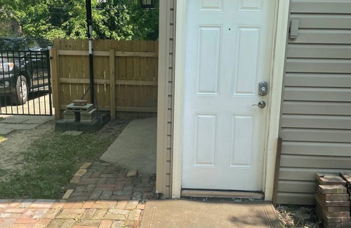 Beechmont Apartamento | Charming studio in amazing Louisville with WiFi, AC