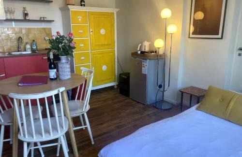 Volewijck Cama Y Desayuno | charming studio in Amsterdam-Noord
