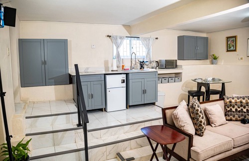 Albion Apartamento | Charming studio in enchanting Montego Bay with WiFi, AC