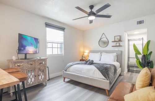 Allapattah Apartamento | Charming Studio in Miami with Parking and Patio
