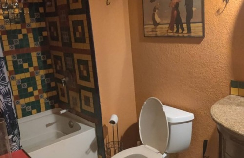 Ensenada Apartamento | Charming studio in quaint Ensenada with WiFi, fitness room