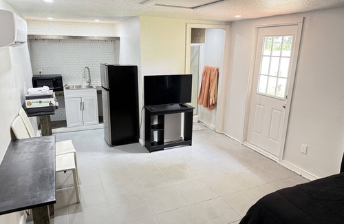 Old Seminole Heights Apartamento | Charming studio in terrific Tampa with WiFi, AC