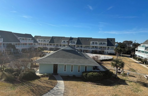 Emerald Isle Apartamento | Charming studio in lovely Emerald Isle with beach access