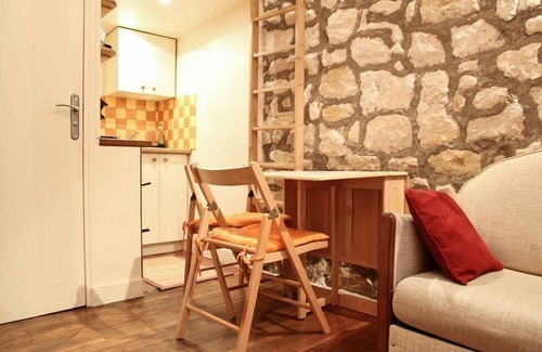 Quartier Sainte-Avoye Apartamento | Charming studio near Beaubourg