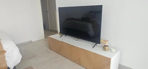 Gambetta Apartamento | Charming Studio near La Défense - Paris