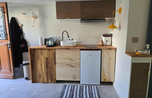 Route d'Arles Apartamento | Charming studio near Nîmes center train station