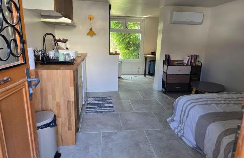 Route d'Arles Apartamento | Charming studio near Nîmes center train station