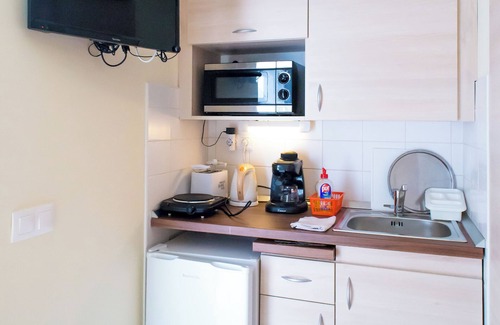 Balatongyorok Apartamento | Charming studio "Orchidea" on the shores of Lake Balaton