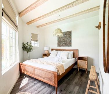 Ladera Heights Casa | Charming Studio Oasis with Pool Near SoFi - MKLAD4