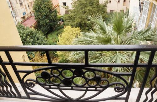 Lepante Quarter Apartamento | Charming studio overlooking a beautiful garden