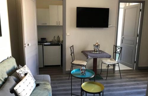 Lepante Quarter Apartamento | Charming studio overlooking a beautiful garden