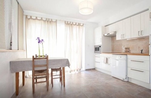 Fontvieille Apartamento | Estudio encantador, tranquilo, patio, 2-4p
