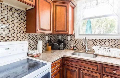 Sarasota Apartamento | Charming Studio Unit Across from Lido Key Beach