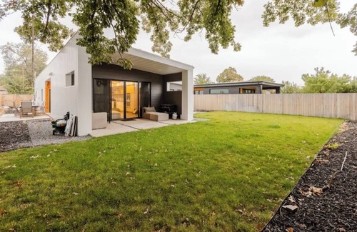 Glendale Apartamento | Charming studio in enchanting Salt Lake City with WiFi, AC