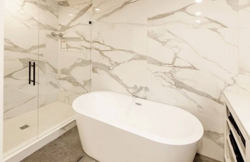 Glendale Apartamento | Charming studio in enchanting Salt Lake City with WiFi, AC