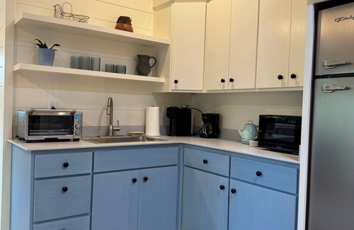Ballard Apartamento | Charming studio w/AC & WiFi in Ballard. Centrally located in wine country.
