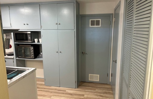Coeur d'Alene Apartamento | Charming studio with WiFi and AC in lovely Location in Sanders Beach Nbrhd, CDA