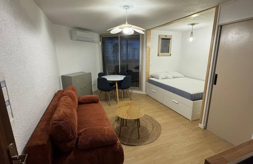 Saint-Hippolyte Apartamento | Charming Studio with sea view + direct sea access