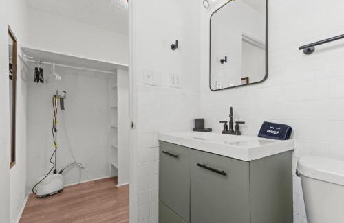 St. Petersburg - Clearwater Apartamento | Charming Studio with City Views in the Heart of St Pete