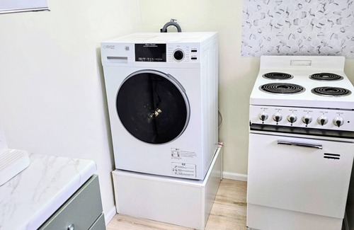 Dallas Apartamento | Charming studio with AC in vibrant Dallas