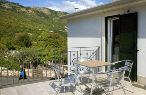 Brsec Apartamento | Charming studio with balcony, WiFifree parking and AC in adorable old town Brseč