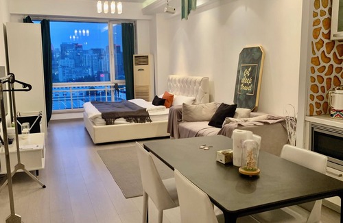 Shuangjing Apartamento | Charming studio with Beijing CBD view and WiFi, AC