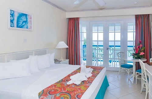 St. Lawrence Gap Hotel | Charming Studio with Pool & Kitchenette near Welches Beach Park